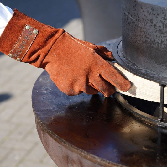 BonFeu BonGloves in use loading firewood