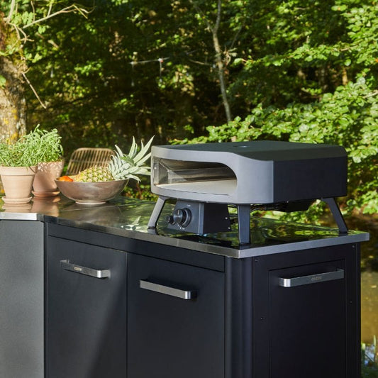 Cozze Classic Gas Pizza Oven 17 inch, lifestyle shot 4