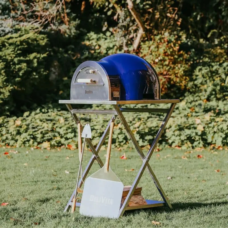 DeliVita Platinum Jubilee wood fired pizza oven, lifestyle shot 7