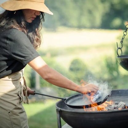 Firepits UK Long Handled Pan close-up view