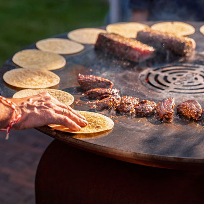 Adezz Forno Seare Halo Piezo Plancha Grill with food, view 1