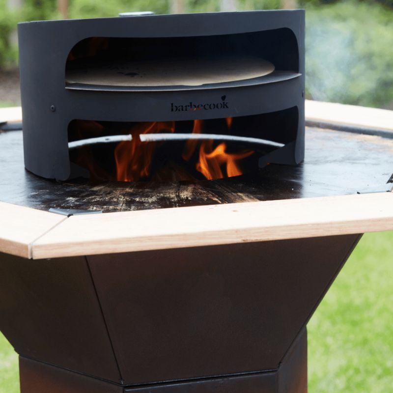 Barbecook Dynamic Centre Pizza Oven, lifestyle shot 4