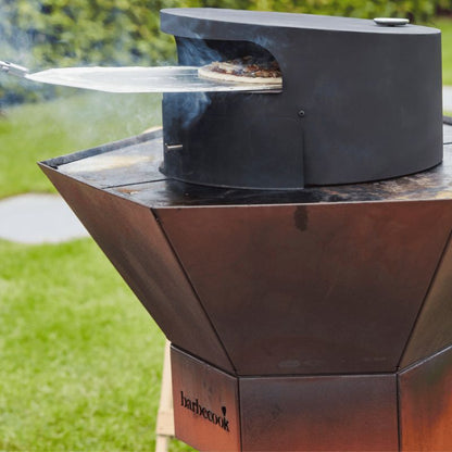 Barbecook Dynamic Centre Pizza Oven, lifestyle shot 3