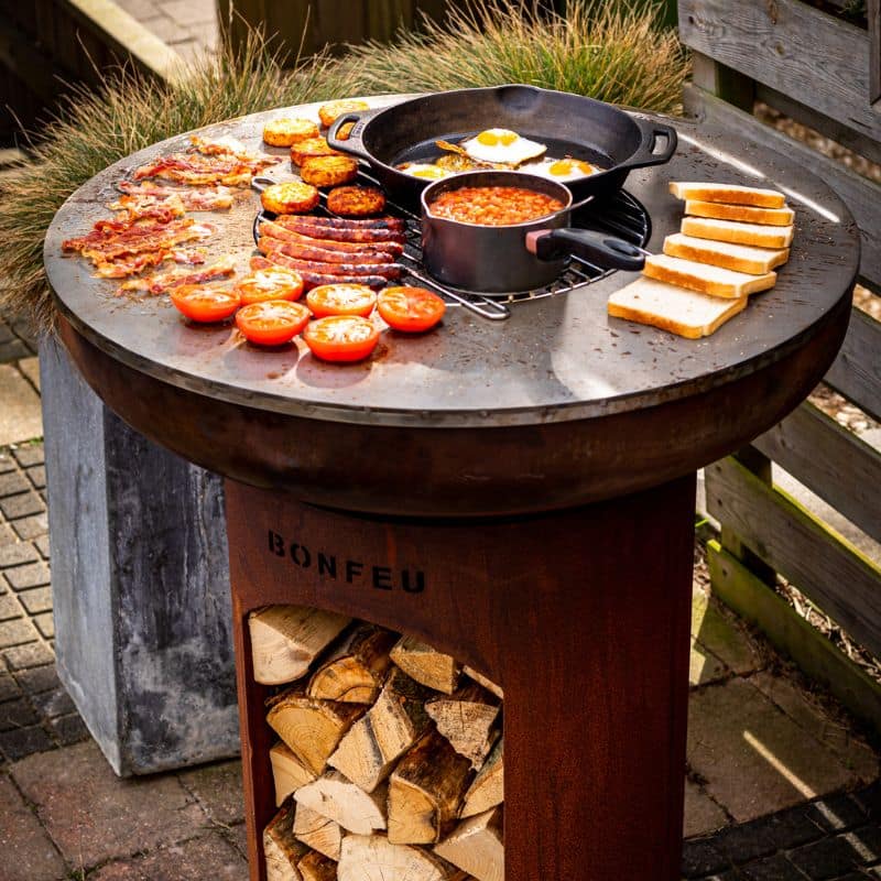 BonFeu BonBiza Open fire pit with grilled food