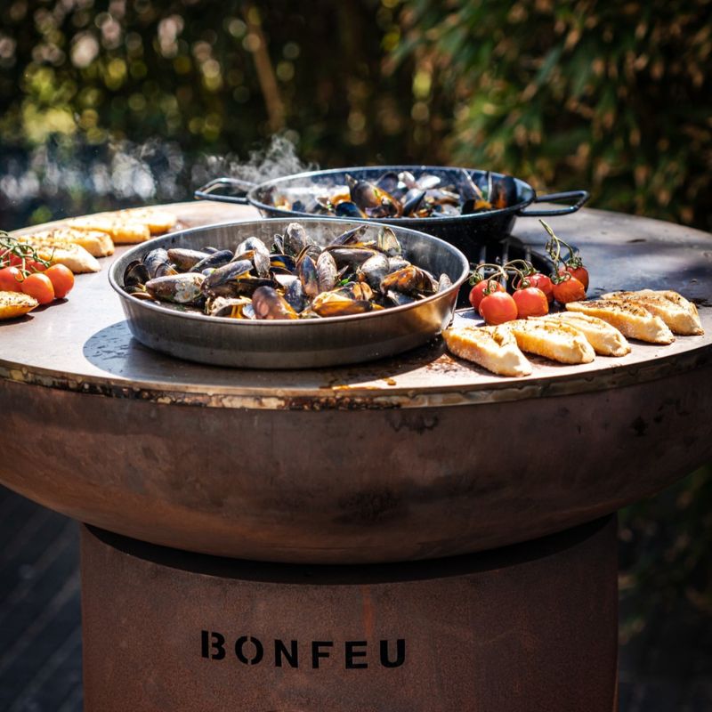 BonFeu BonBiza fire pit grilling mussels