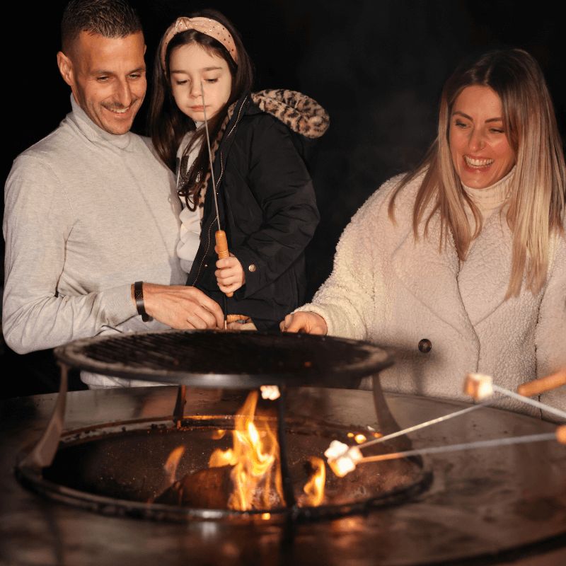 BonFeu BonBiza XL fire pit with family