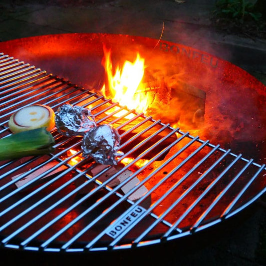 BonFeu Grill Half Circle with flames beneath