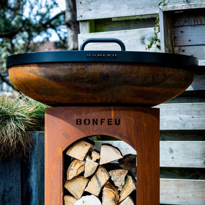 BonFeu Lid fitted on a BonFeu BonBiza fire pit