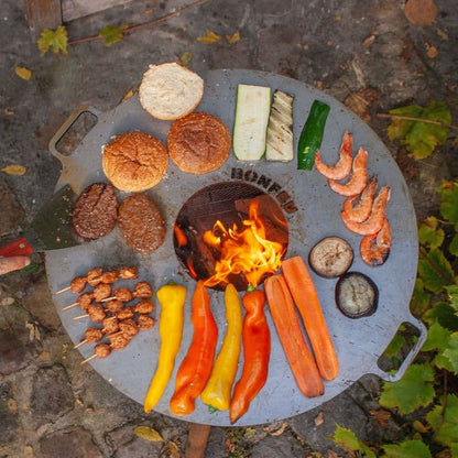 BonFeu Spatula serving a plancha feast