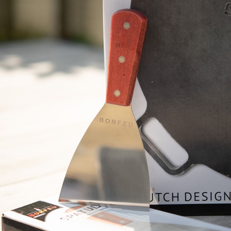 BonFeu Spatula shown with its packaging box