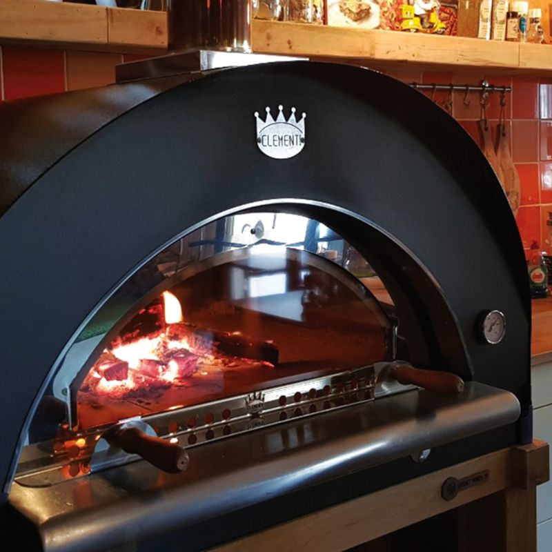 Clementi Family wood fired pizza oven in anthracite, lifestyle shot 9