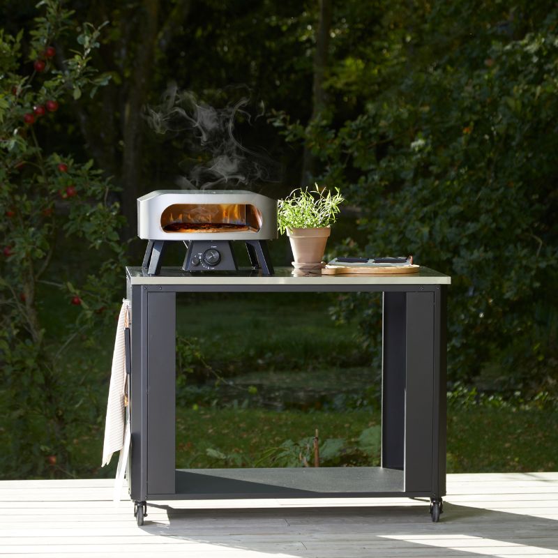 Cozze Classic Gas Pizza Oven 13 inch, lifestyle shot 2