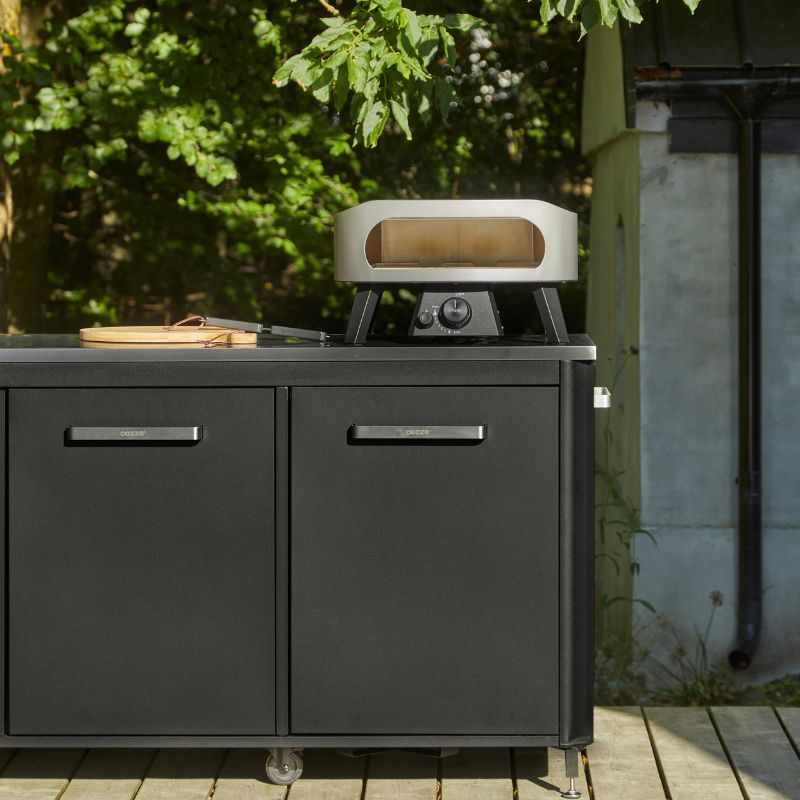 Cozze Classic Gas Pizza Oven 13 inch, lifestyle shot 4b