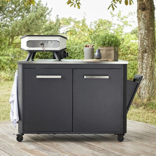 Cozze Electric Pizza Oven 13 inch, lifestyle shot 2