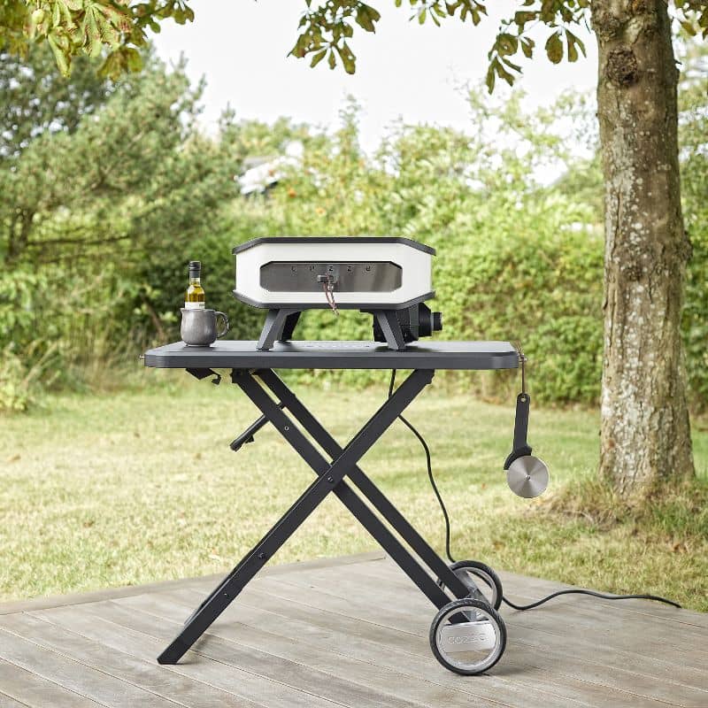 Cozze Electric Pizza Oven 13 inch, lifestyle shot 4