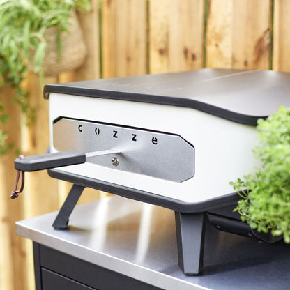Cozze Electric Pizza Oven 17 inch, lifestyle shot 4