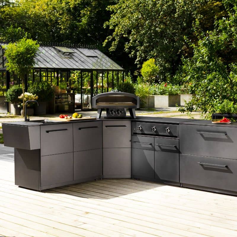 Cozze Gas Pizza Oven 24 inch Black Edition, lifestyle shot 1