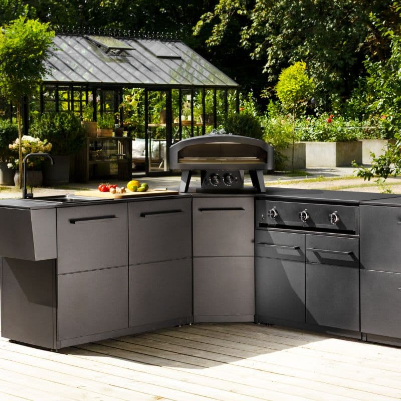 Cozze Gas Pizza Oven 24 inch Black Edition, lifestyle shot 2
