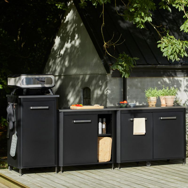 Cozze Outdoor Kitchen 90, lifestyle shot 2