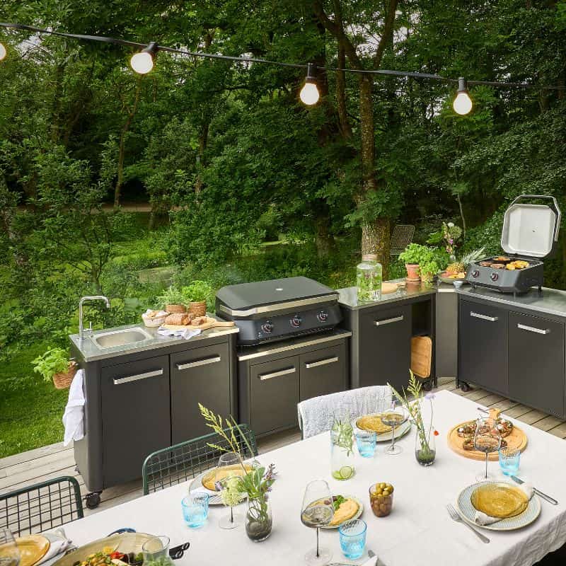 Cozze Outdoor Kitchen 90 with Sink, lifestyle shot 3
