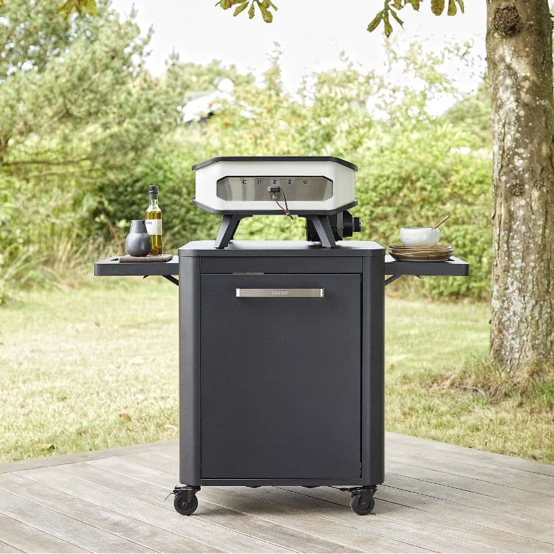 Cozze Premium 600 Table, lifestyle shot 1