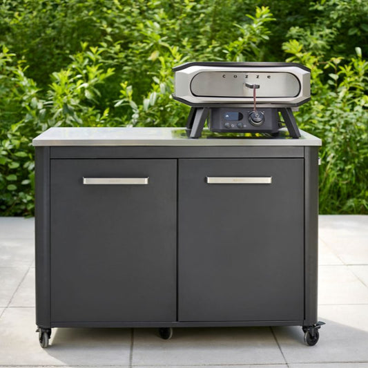 Cozze Premium Rotate Electric Pizza Oven 17 inch, lifestyle shot 1