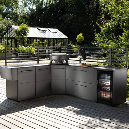 Cozze Rotate Gas Pizza Oven 17 inch Black Edition, lifestyle shot 3