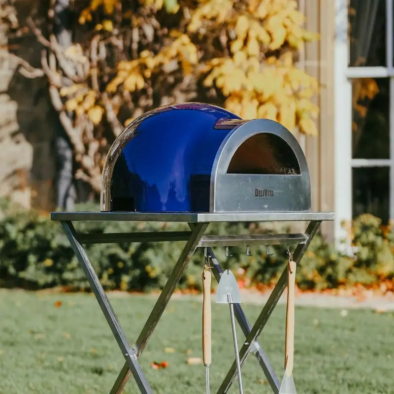 DeliVita Platinum Jubilee wood fired pizza oven, lifestyle shot 2