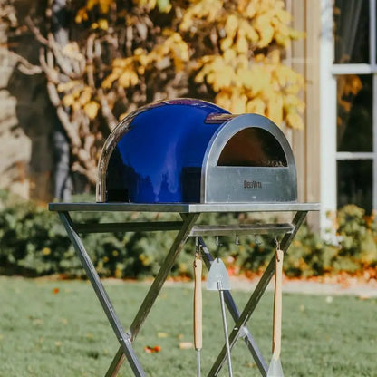 DeliVita Platinum Jubilee wood fired pizza oven, lifestyle shot 2