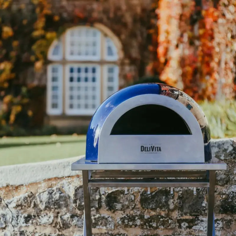 DeliVita Platinum Jubilee wood fired pizza oven, lifestyle shot 6