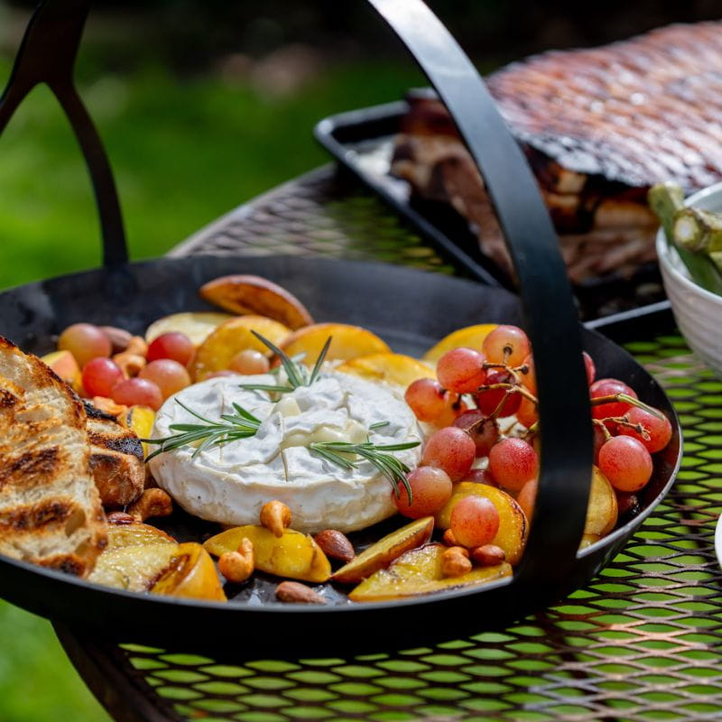 Firepits UK Hanging Skillet Pan detail shot