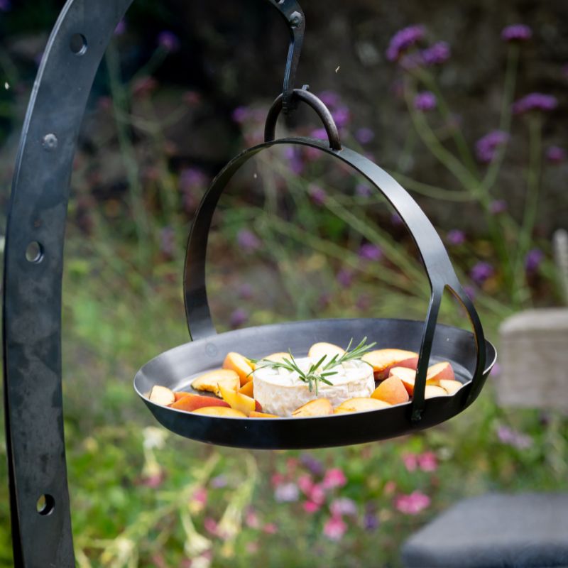 Firepits UK flat bottomed hanging skillet pan