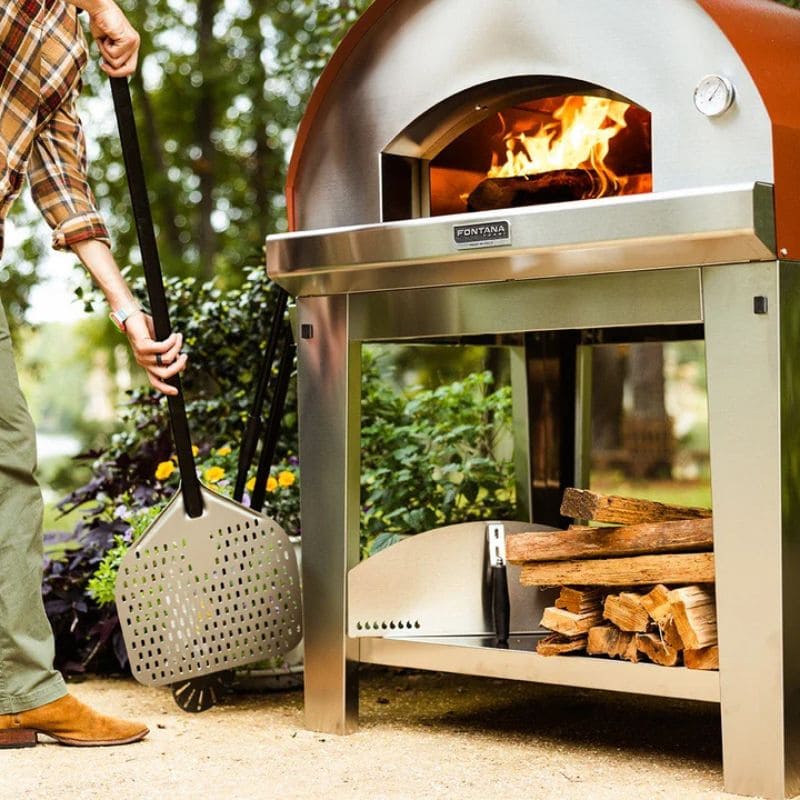 Fontana Marinara wood fired pizza oven, lifestyle shot 1