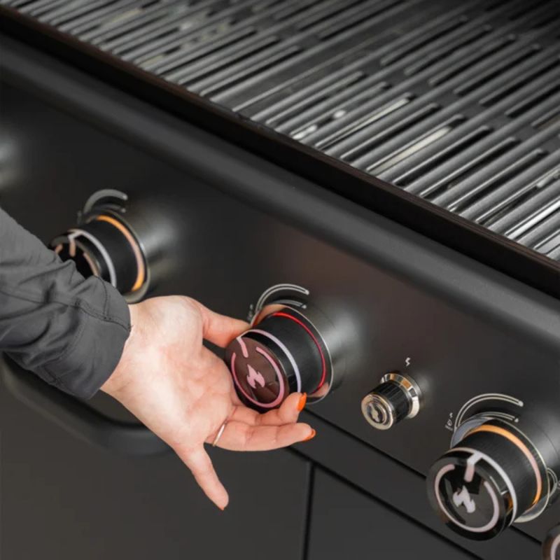 GRLLR Prime G5S gas barbecue, temperature dials, alternate view