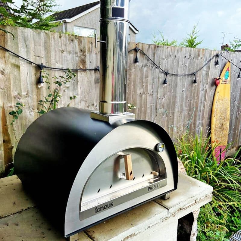 Igneus Pro 600 wood fired pizza oven, lifestyle shot 4