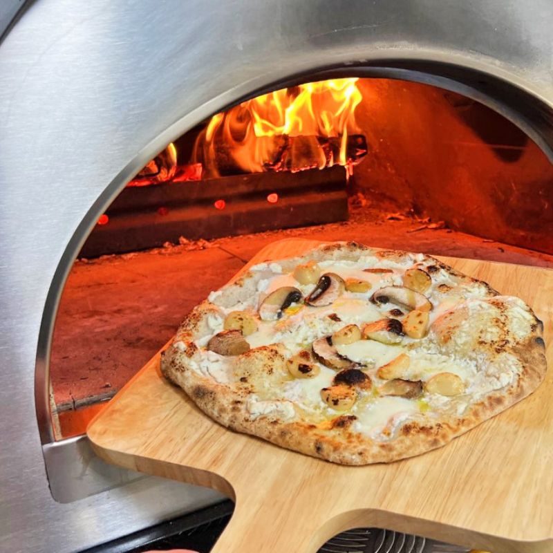 Igneus Pro 600 wood fired pizza oven, lifestyle shot 9