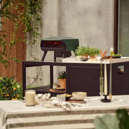 Witt PICCOLO Rotante 13 inch pizza oven matt green, lifestyle shot 3