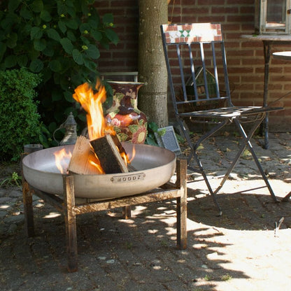 MOODZ Fire Bowl Feet in carbon steel, lifestyle shot