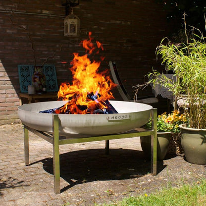 MOODZ Fire Bowl Feet in stainless steel, lifestyle shot
