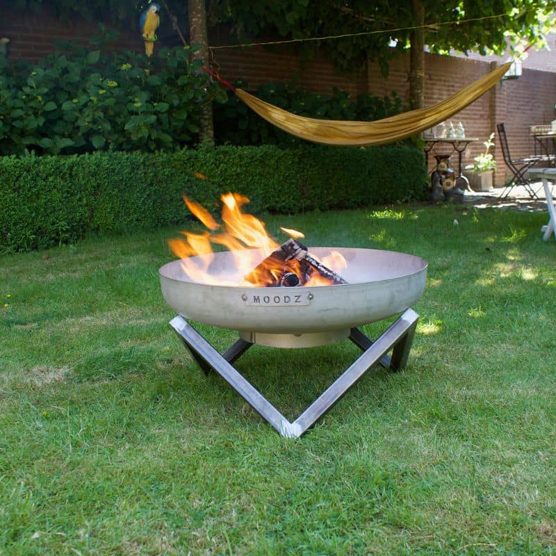 MOODZ Fire Bowl Feet Star stainless steel, lifestyle shot