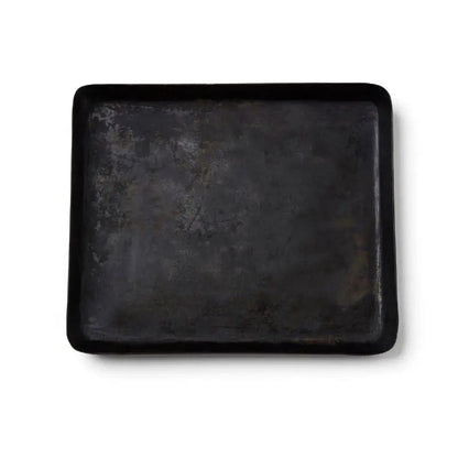 DeliVita black iron dish for pizza oven cooking