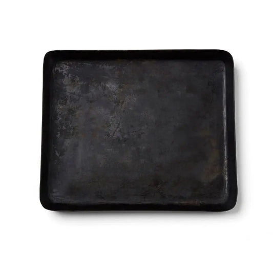 DeliVita black iron dish for pizza oven cooking